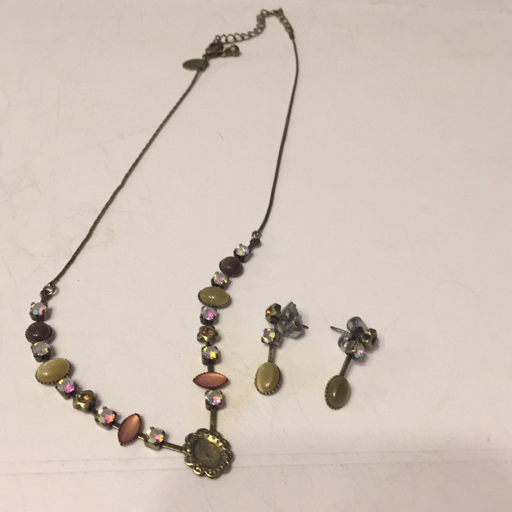 Adjustable length necklace and earrings set